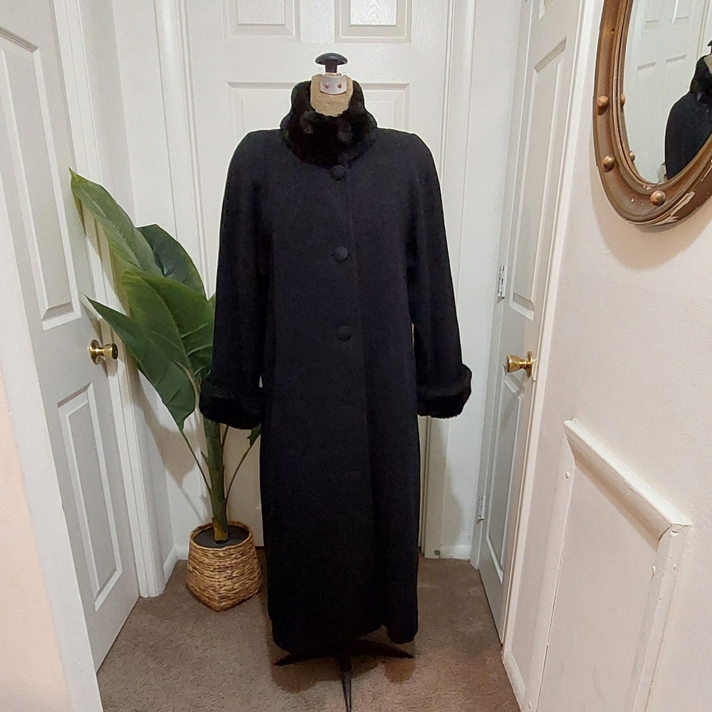 Albert Nipon Black Long Coat with Faux Fur Trim Size 6